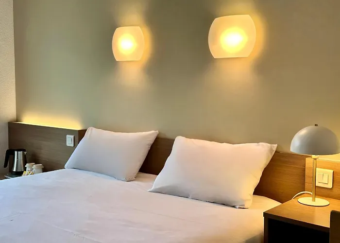 Campanile 12 - Bercy Village מלון 3*