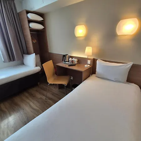 Kyriad Bercy Village Hotel