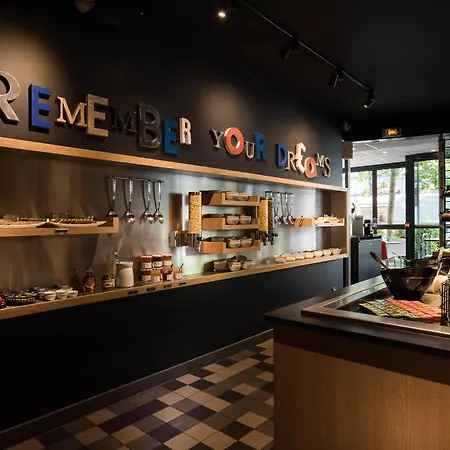Campanile 12 - Bercy Village Hotel