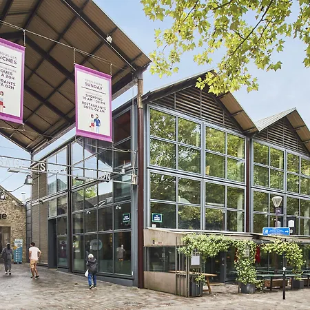 호텔 Campanile 12 - Bercy Village