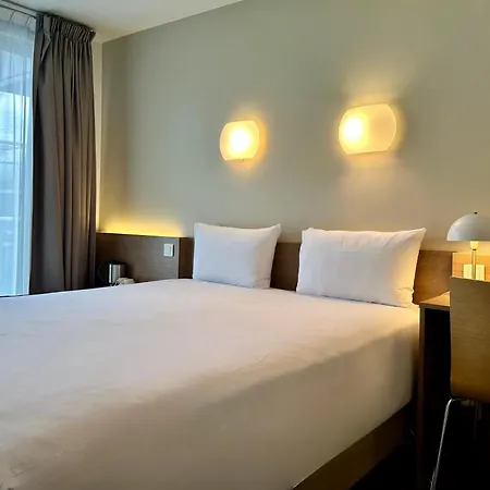 Hotel Campanile 12 - Bercy Village