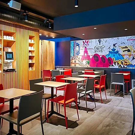 Campanile 12 - Bercy Village 3* Paris