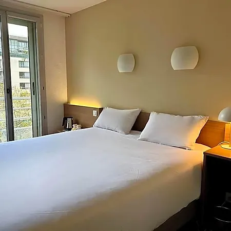 Campanile 12 - Bercy Village Hotel