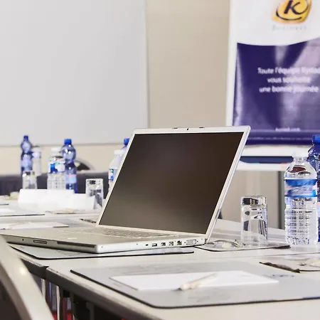 호텔 Campanile 12 - Bercy Village