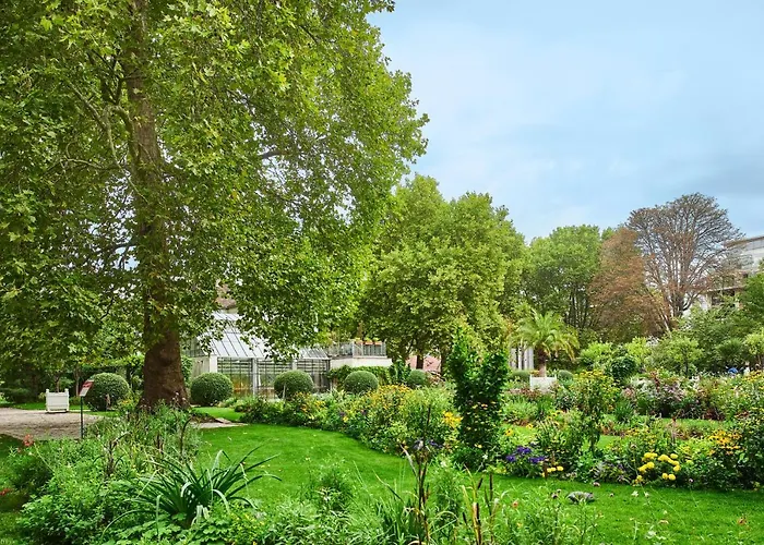 호텔 Campanile 12 - Bercy Village 3*