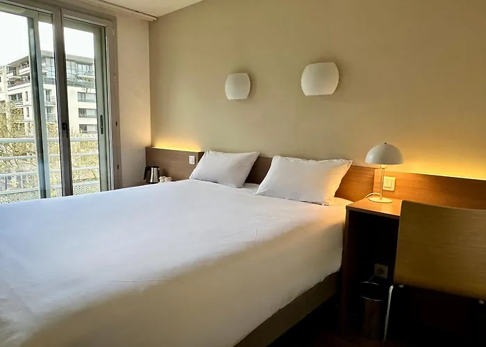 Hotel Campanile 12 - Bercy Village 3*