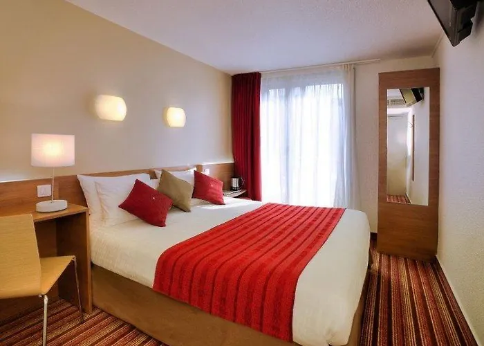 호텔 Campanile 12 - Bercy Village