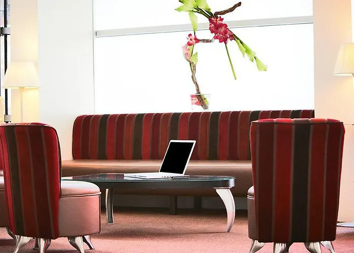 호텔 Campanile 12 - Bercy Village 3*