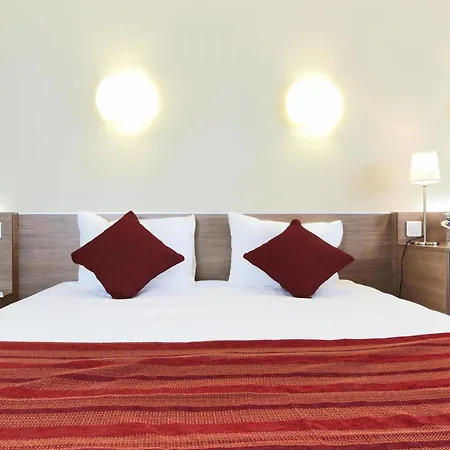 Отель Campanile 12 - Bercy Village 3*